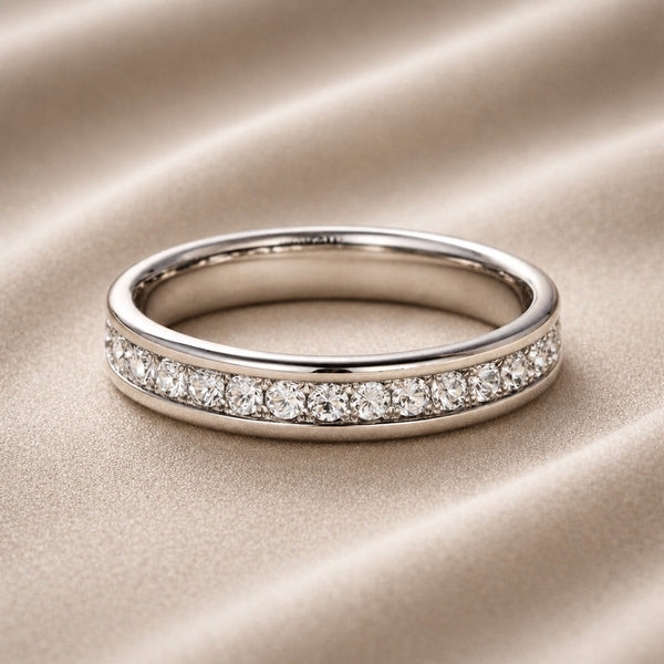 White Gold Sparkling Zirconia Ring