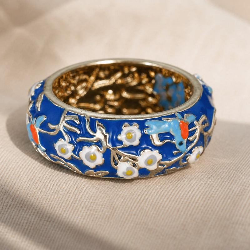 Exquisite Flowers and Birds Engraved Ring