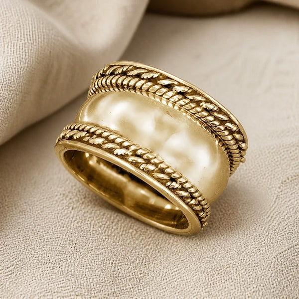 Imperial Spiral Band Ring
