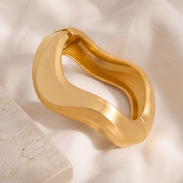 Sovereign Curved Gold Bangle