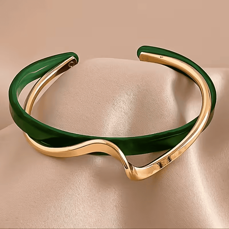 Elegant Emerald Green Wave Bracelet