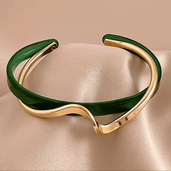 Elegant Emerald Green Wave Bracelet